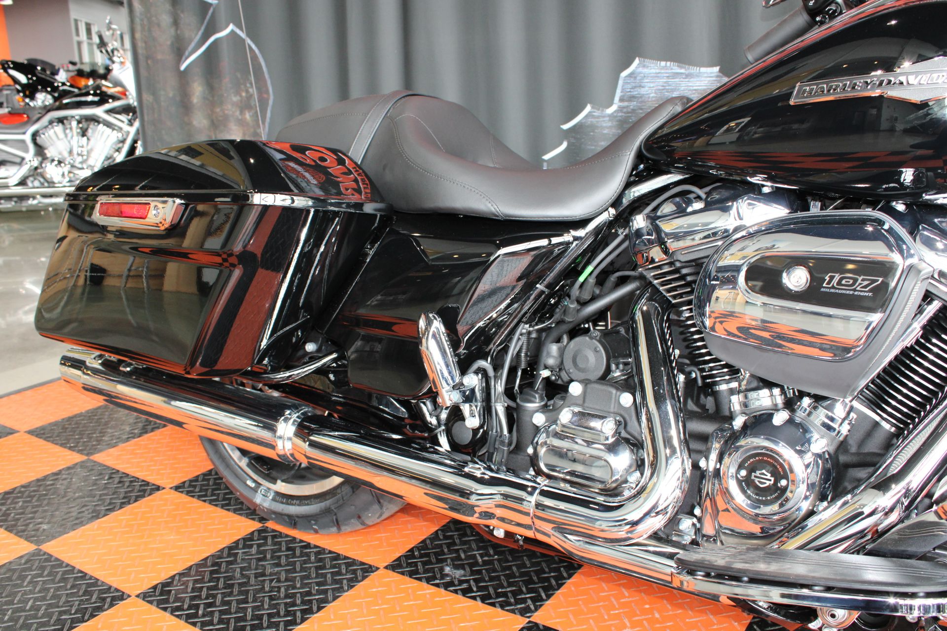 2023 Harley-Davidson Road Glide® in Shorewood, Illinois - Photo 8