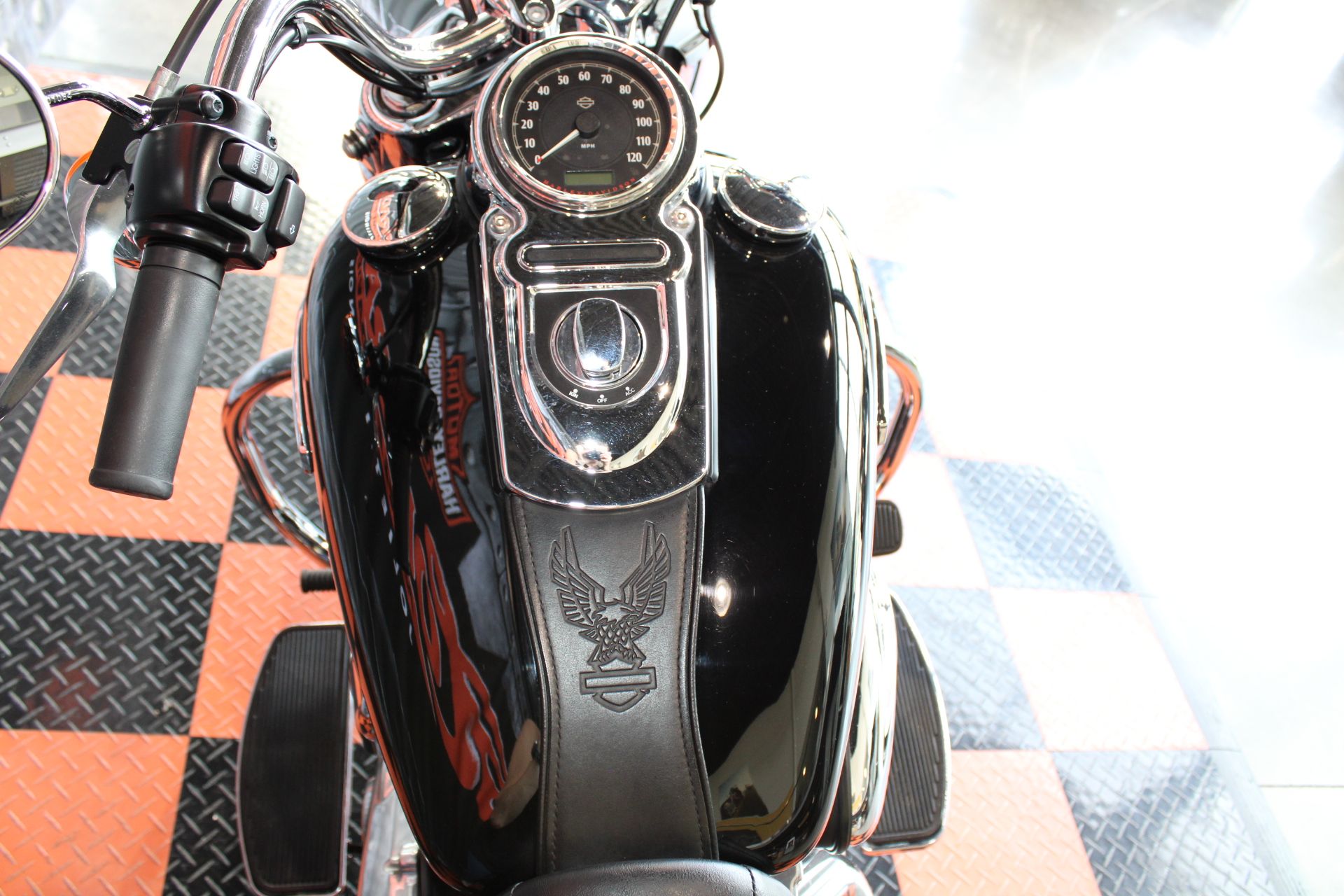 2012 Harley-Davidson Dyna® Switchback in Shorewood, Illinois - Photo 10