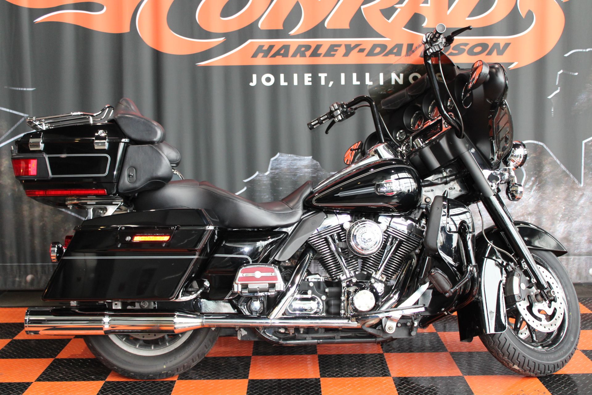 2008 Harley-Davidson Ultra Classic® Electra Glide® in Shorewood, Illinois - Photo 2