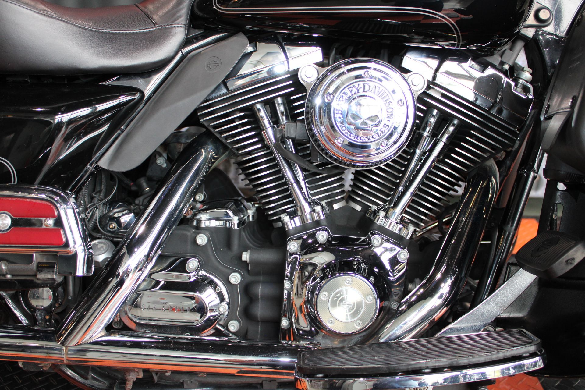 2008 Harley-Davidson Ultra Classic® Electra Glide® in Shorewood, Illinois - Photo 7