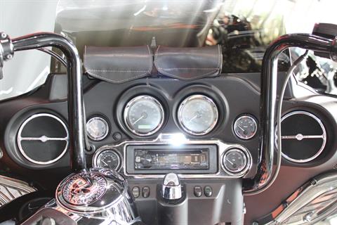 2008 Harley-Davidson Ultra Classic® Electra Glide® in Shorewood, Illinois - Photo 13
