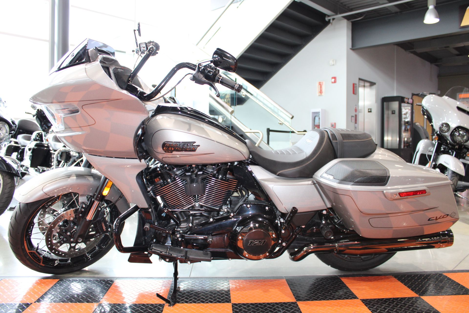 2023 Harley-Davidson CVO™ Road Glide® in Shorewood, Illinois - Photo 19