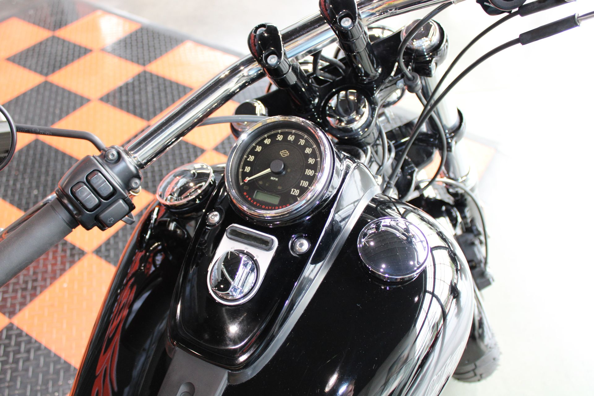 2016 Harley-Davidson Fat Bob® in Shorewood, Illinois - Photo 11