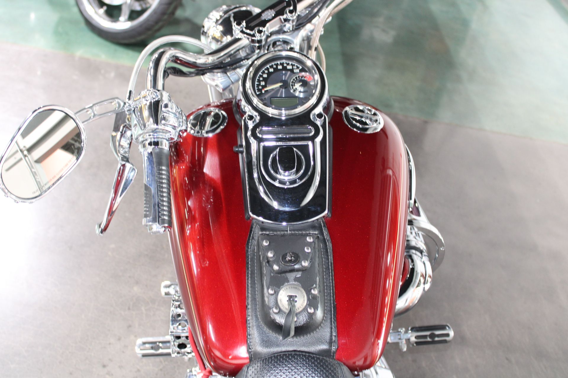 2009 Harley-Davidson Dyna® Super Glide® Custom in Shorewood, Illinois - Photo 8