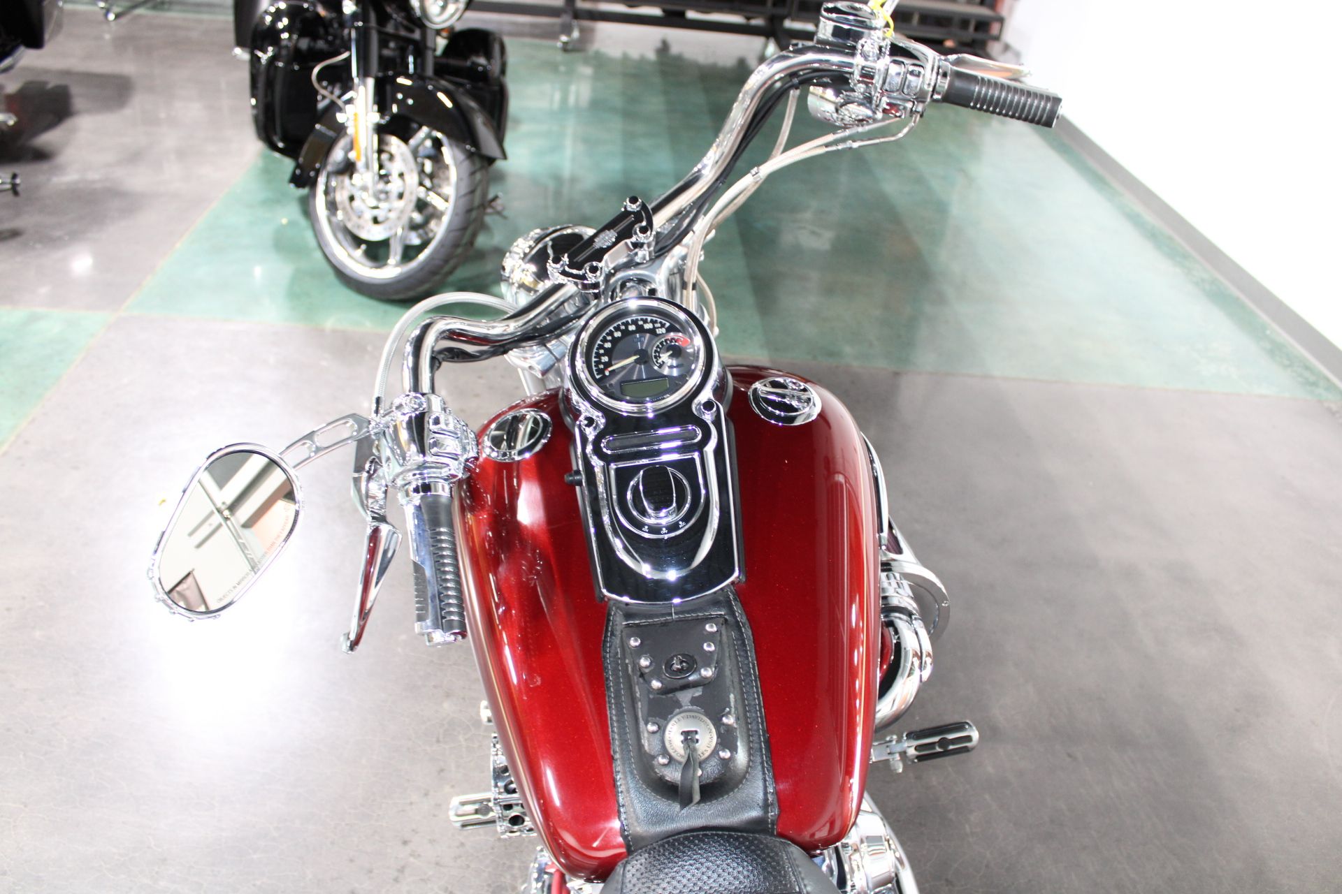 2009 Harley-Davidson Dyna® Super Glide® Custom in Shorewood, Illinois - Photo 10