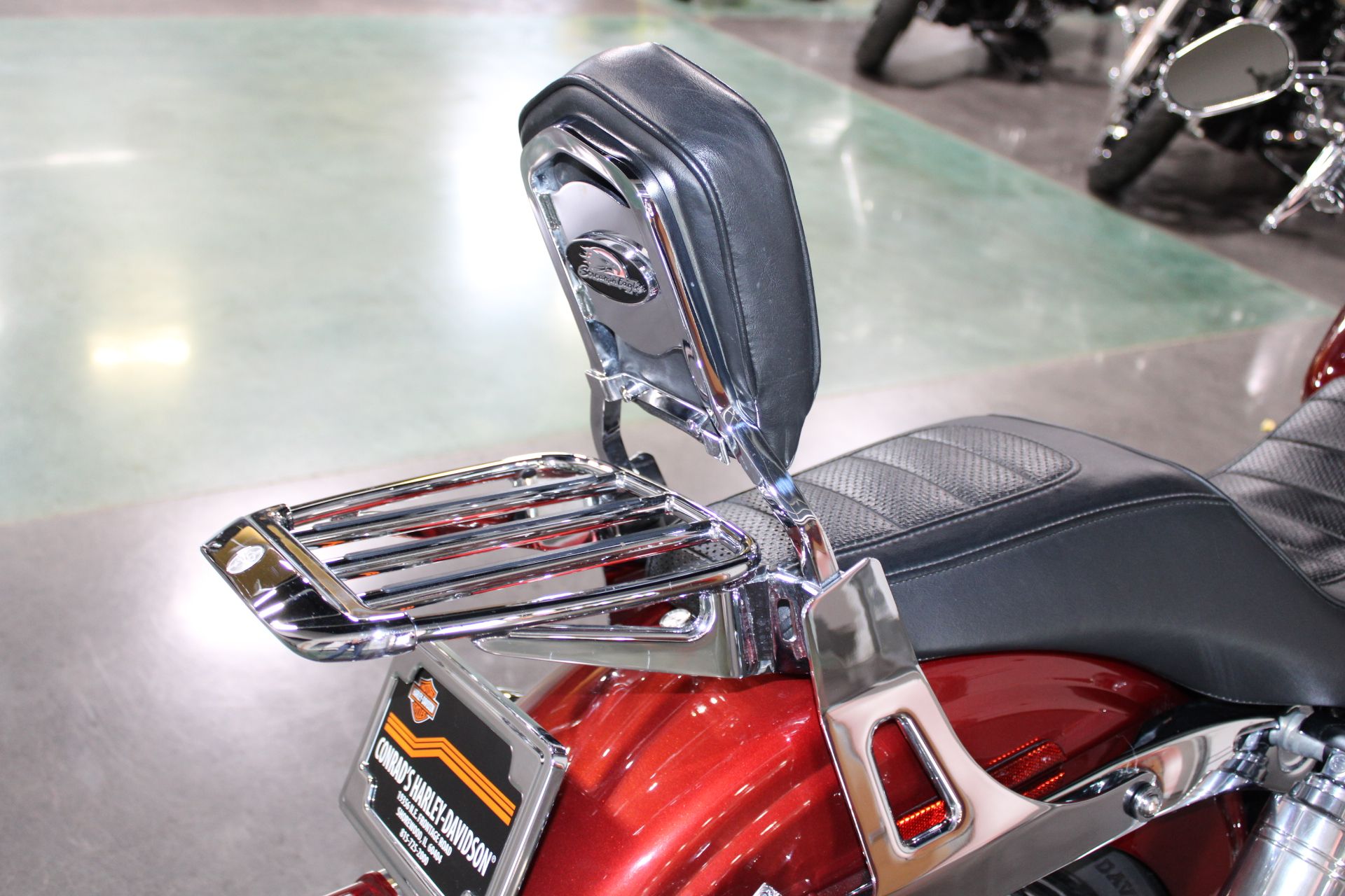 2009 Harley-Davidson Dyna® Super Glide® Custom in Shorewood, Illinois - Photo 16