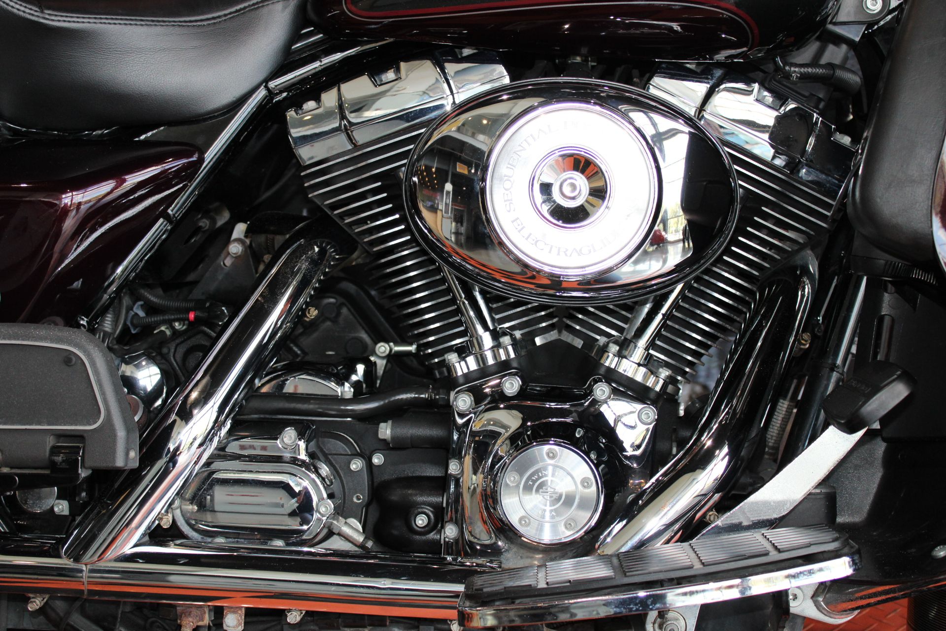 2005 Harley-Davidson FLHTCUI Ultra Classic® Electra Glide® in Shorewood, Illinois - Photo 6