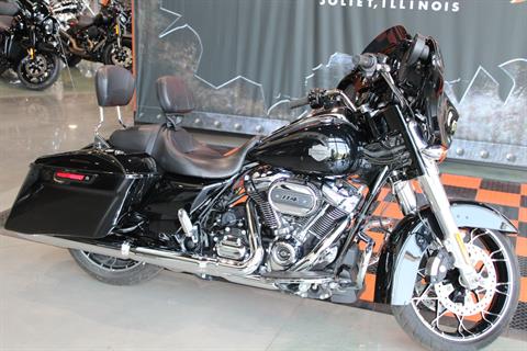 2021 Harley-Davidson Street Glide® Special in Shorewood, Illinois - Photo 2