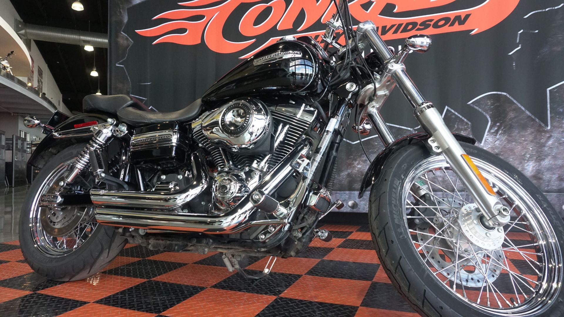 2010 Harley-Davidson Dyna® Super Glide® Custom in Shorewood, Illinois - Photo 3