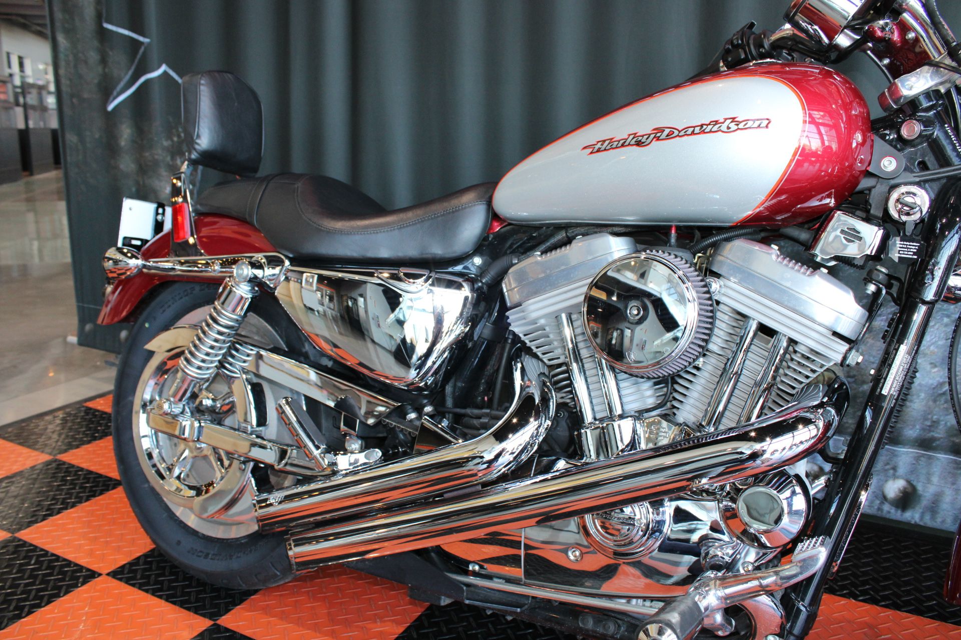 2004 Harley-Davidson Sportster® XL 883 Custom in Shorewood, Illinois - Photo 7