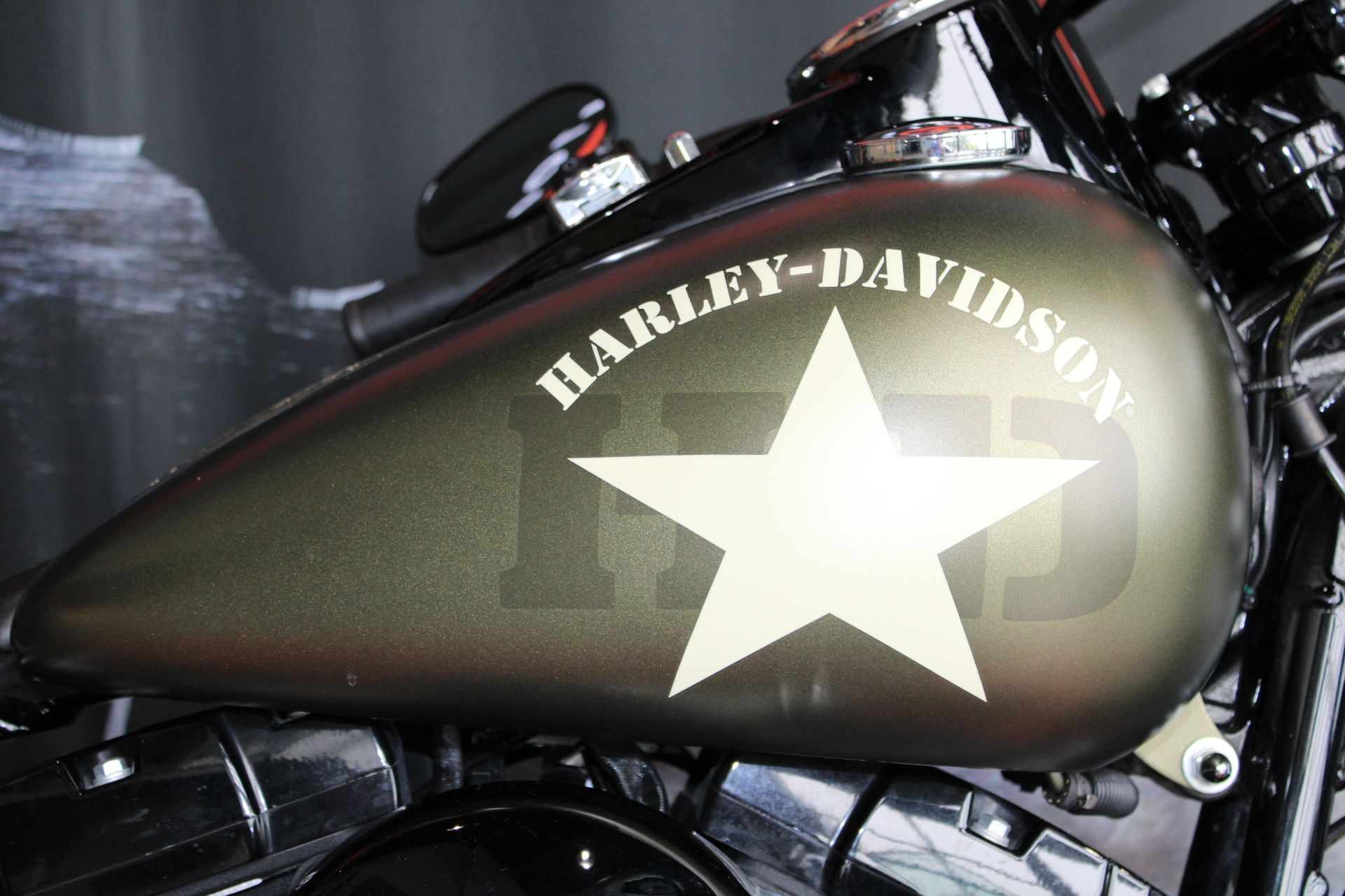 2016 Harley-Davidson Softail Slim® S in Shorewood, Illinois - Photo 5