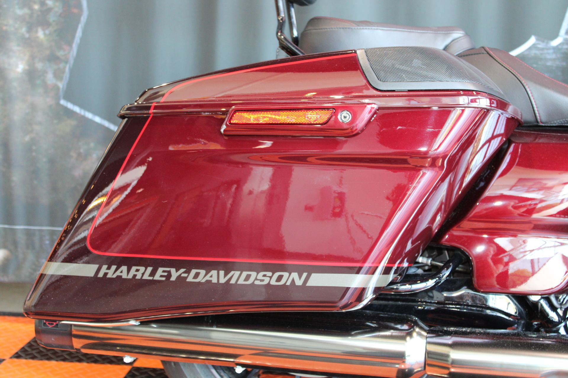 2019 Harley-Davidson CVO™ Street Glide® in Shorewood, Illinois - Photo 14