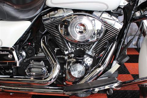 2006 Harley-Davidson Ultra Classic® Electra Glide® in Shorewood, Illinois - Photo 7