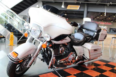 2006 Harley-Davidson Ultra Classic® Electra Glide® in Shorewood, Illinois - Photo 21