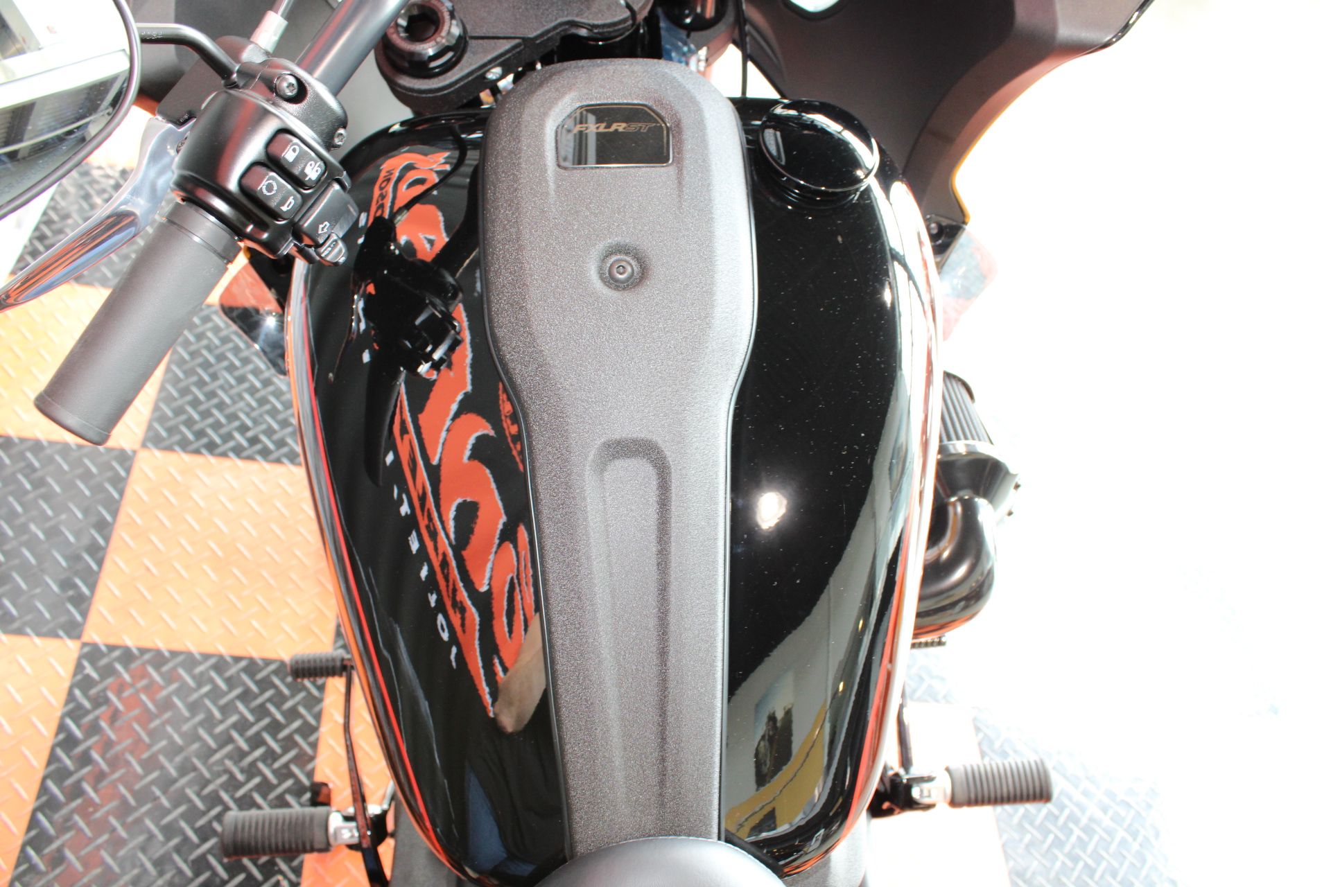 2024 Harley-Davidson Low Rider® ST in Shorewood, Illinois - Photo 10