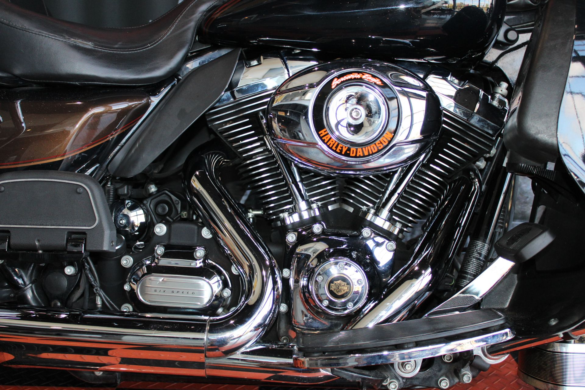 2013 Harley-Davidson Electra Glide® Ultra Limited 110th Anniversary Edition in Shorewood, Illinois - Photo 6