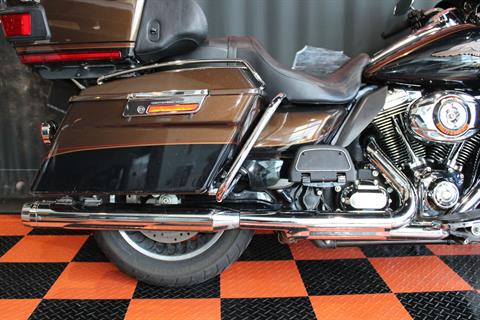 2013 Harley-Davidson Electra Glide® Ultra Limited 110th Anniversary Edition in Shorewood, Illinois - Photo 17