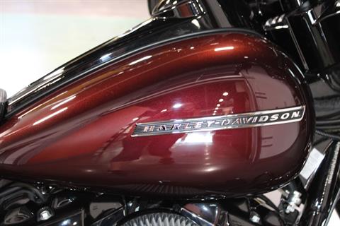 2018 Harley-Davidson Street Glide® Special in Shorewood, Illinois - Photo 4