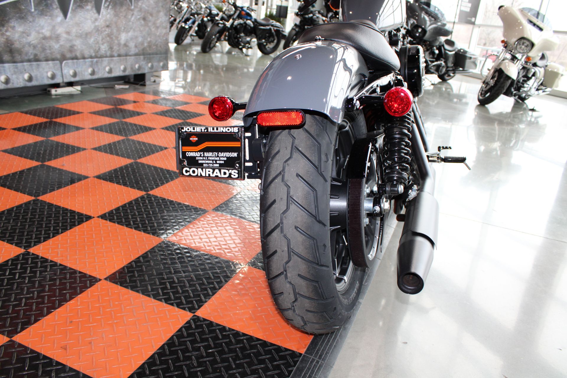 2022 Harley-Davidson Iron 883™ in Shorewood, Illinois - Photo 12