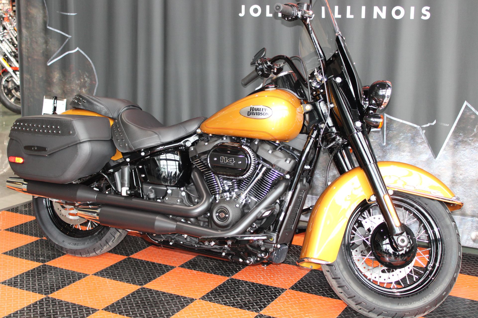 2023 Harley-Davidson Heritage Classic 114 in Shorewood, Illinois - Photo 3