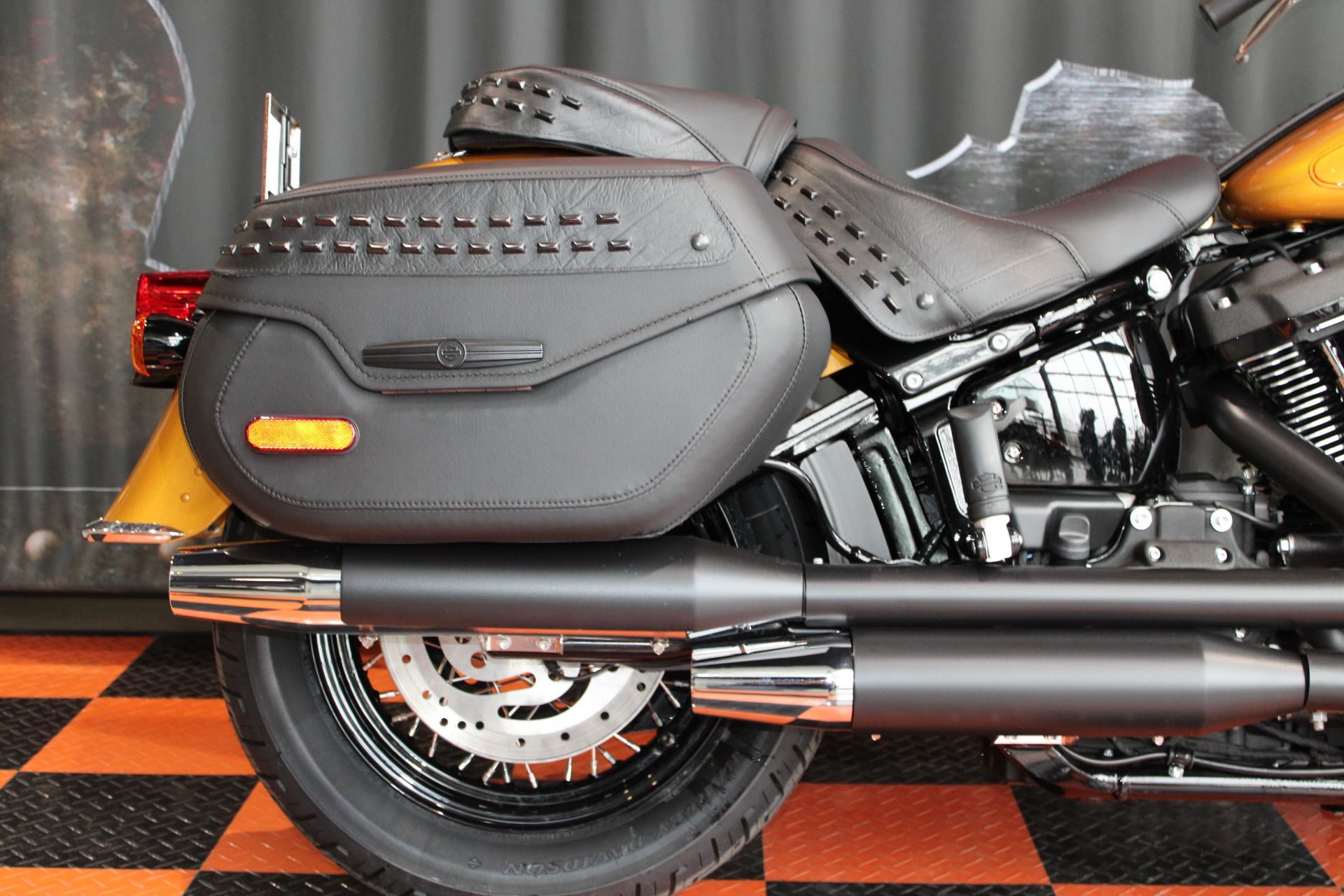 2023 Harley-Davidson Heritage Classic 114 in Shorewood, Illinois - Photo 17