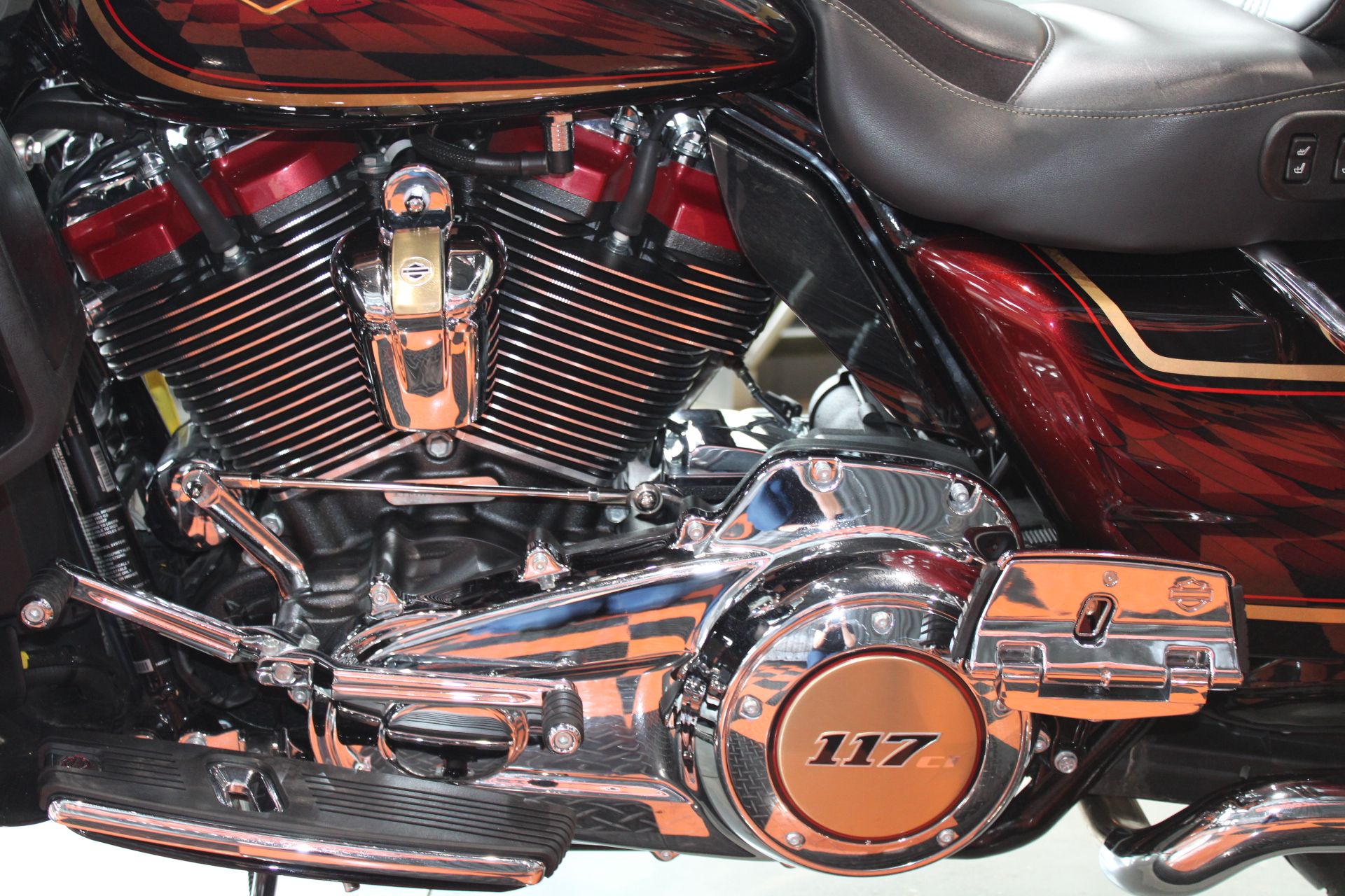 2023 Harley-Davidson CVO™ Road Glide® Limited Anniversary in Shorewood, Illinois - Photo 24