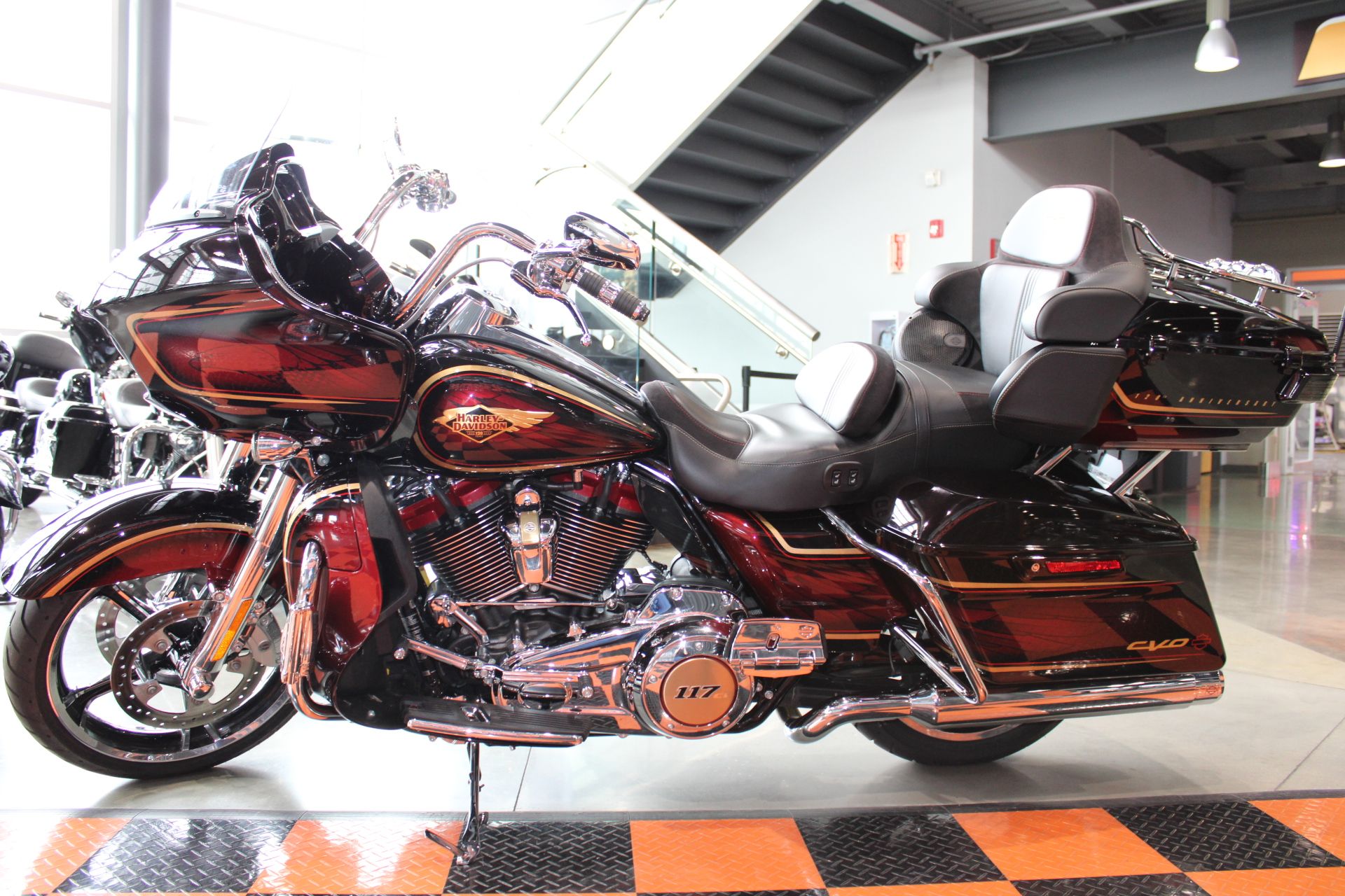 2023 Harley-Davidson CVO™ Road Glide® Limited Anniversary in Shorewood, Illinois - Photo 25