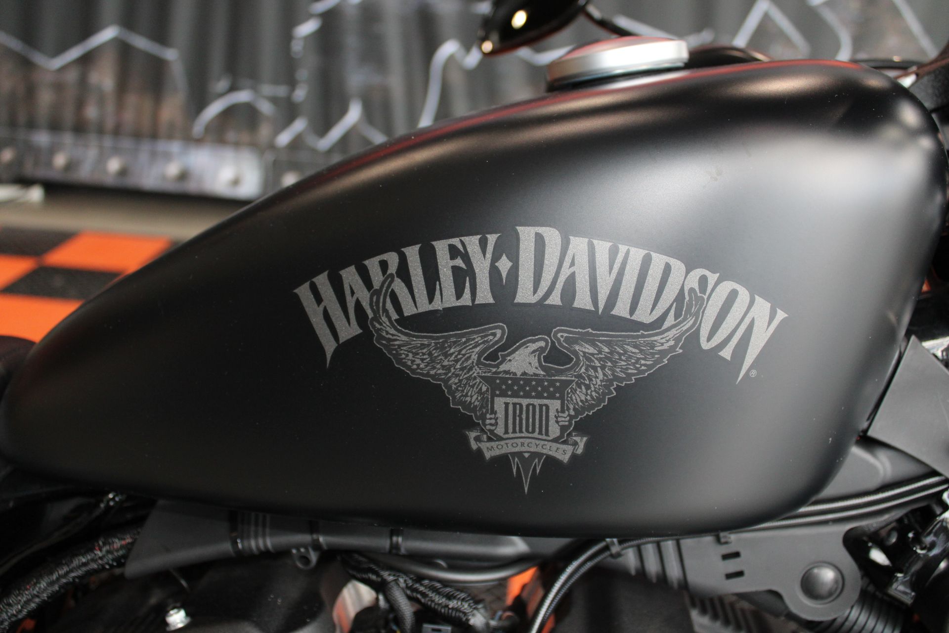 2017 Harley-Davidson Iron 883™ in Shorewood, Illinois - Photo 4