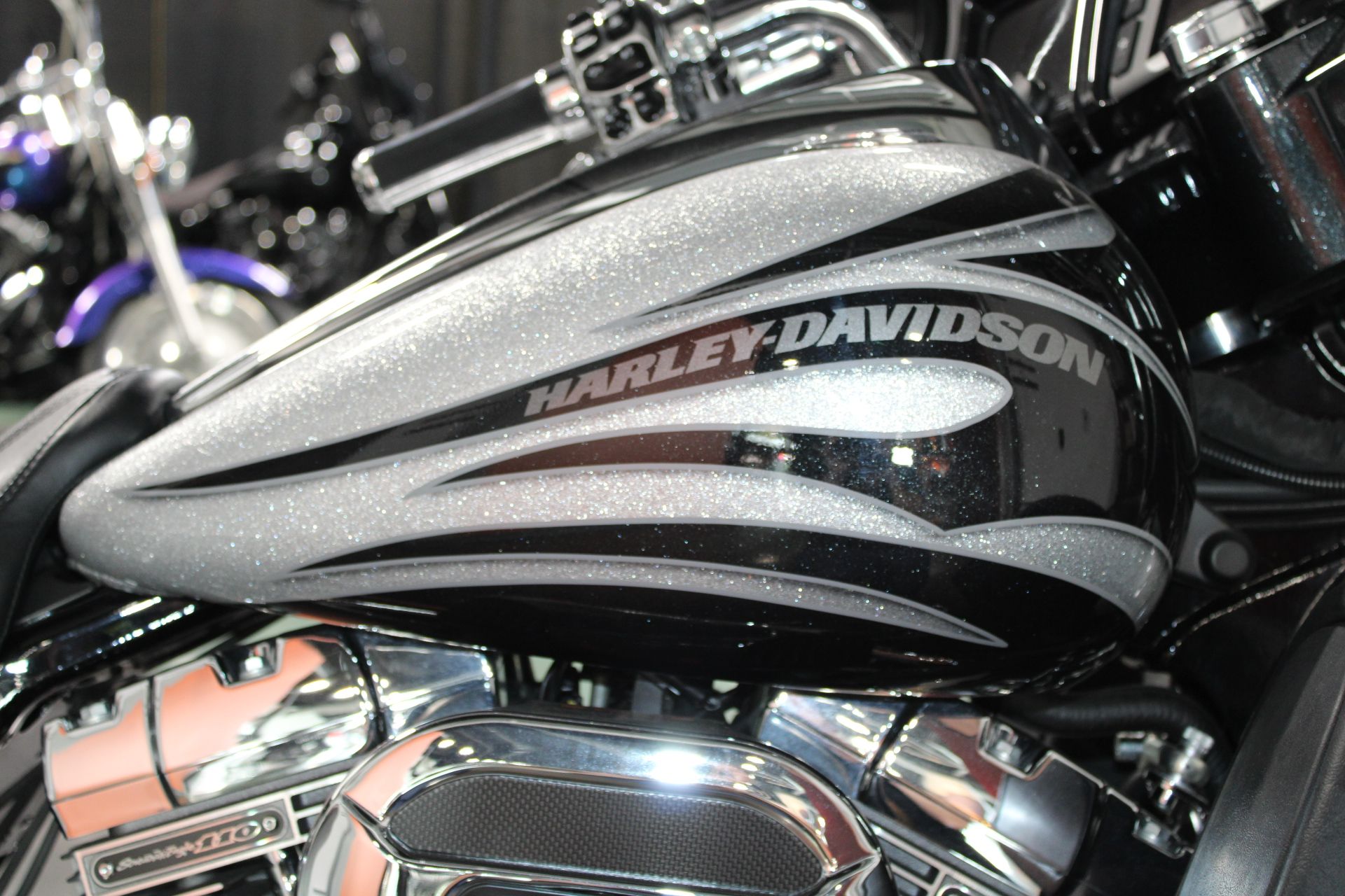 2015 Harley-Davidson CVO™ Street Glide® in Shorewood, Illinois - Photo 4