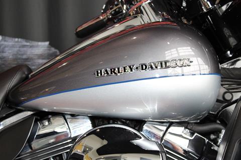 2014 Harley-Davidson Ultra Limited in Shorewood, Illinois - Photo 6