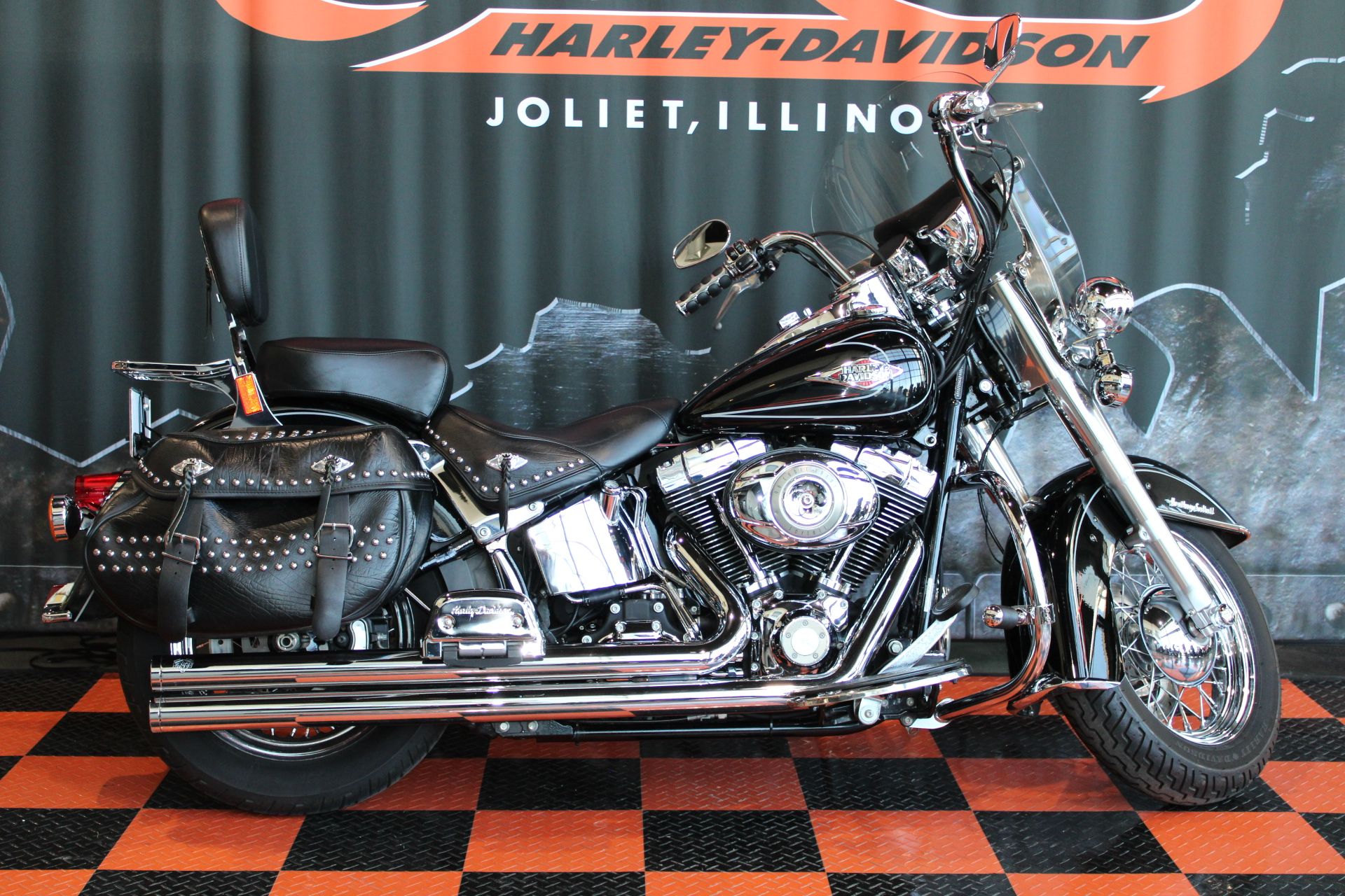 2009 Harley-Davidson FLSTC Heritage Softail® Classic in Shorewood, Illinois - Photo 2