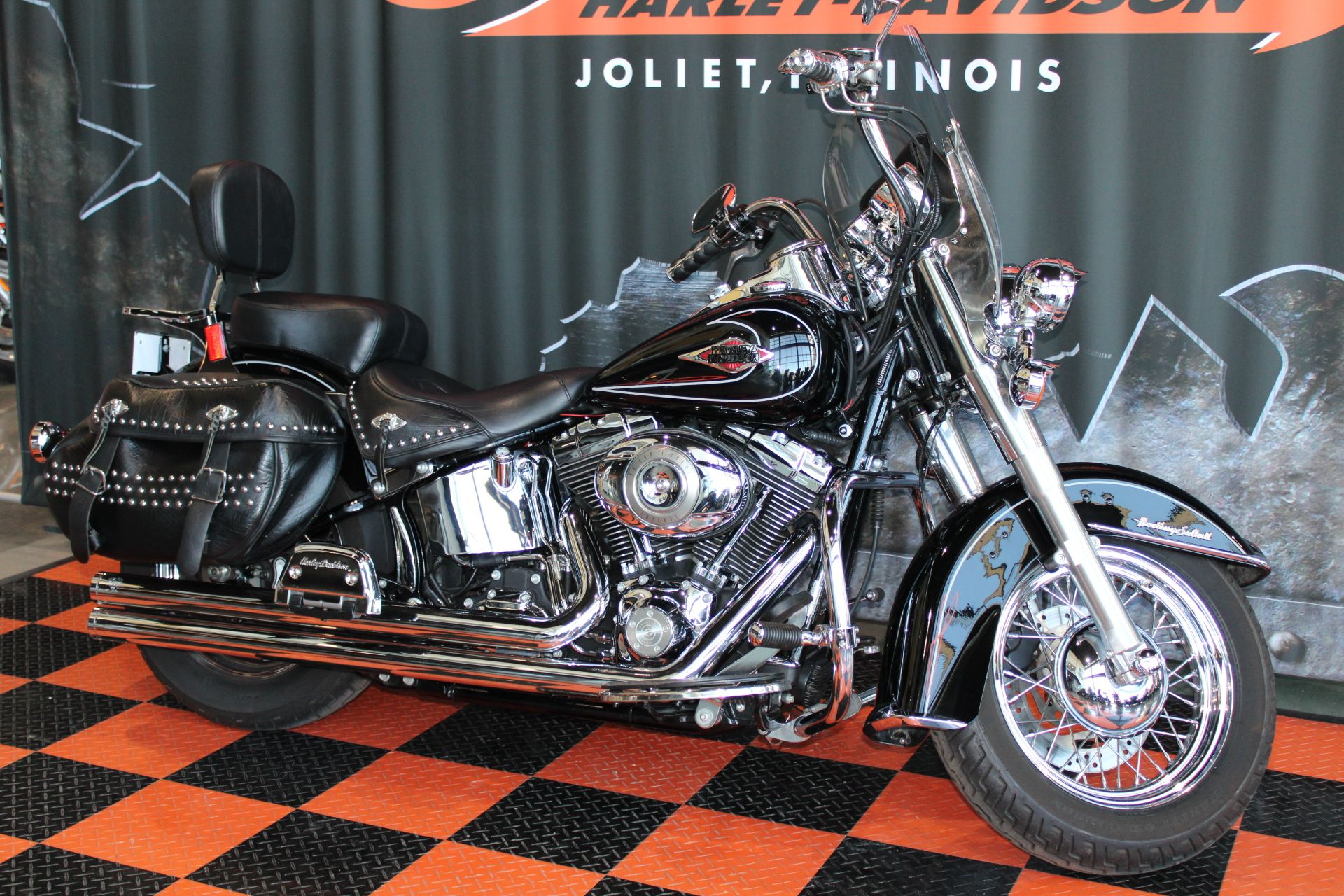 2009 Harley-Davidson FLSTC Heritage Softail® Classic in Shorewood, Illinois - Photo 3