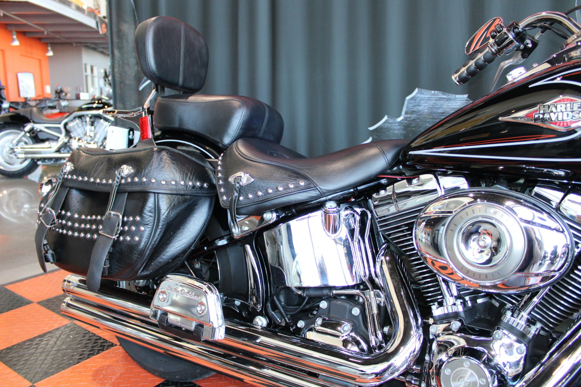 2009 Harley-Davidson FLSTC Heritage Softail® Classic in Shorewood, Illinois - Photo 8