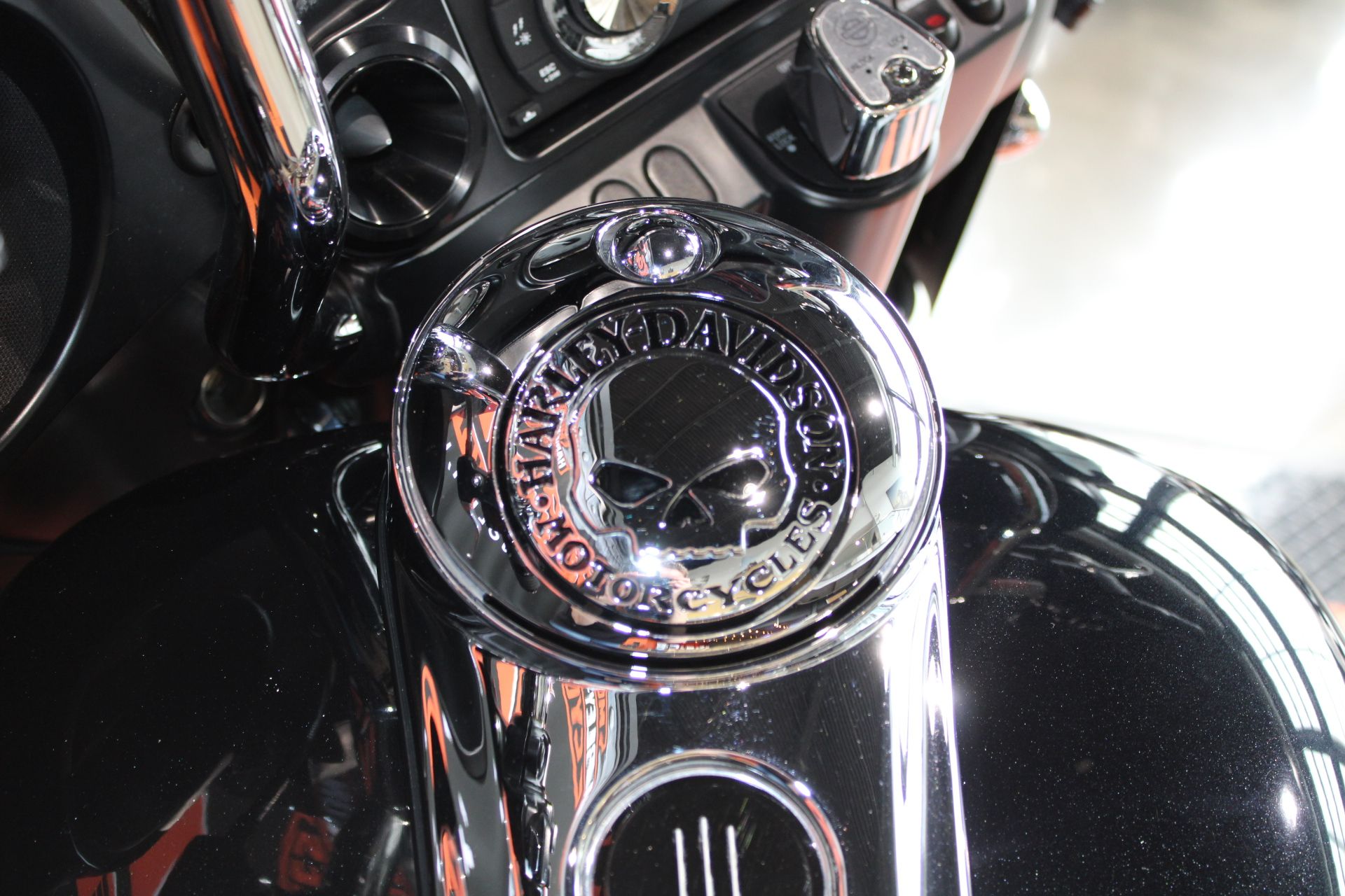 2013 Harley-Davidson Street Glide® in Shorewood, Illinois - Photo 10