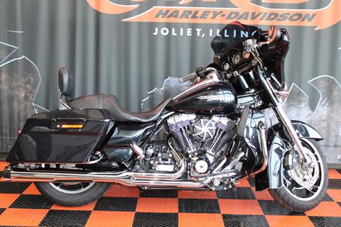 2013 Harley-Davidson Street Glide® in Shorewood, Illinois - Photo 2