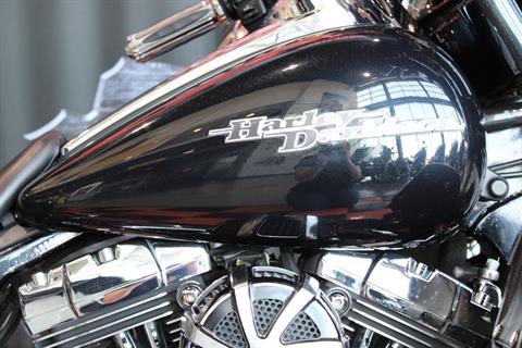 2013 Harley-Davidson Street Glide® in Shorewood, Illinois - Photo 6