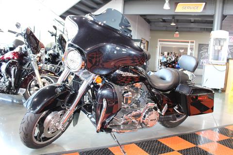 2013 Harley-Davidson Street Glide® in Shorewood, Illinois - Photo 20