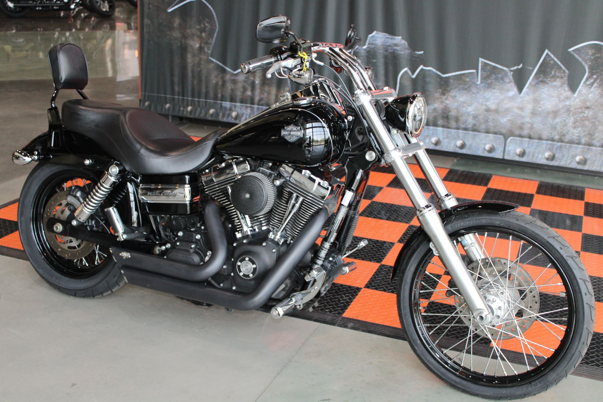 2011 Harley-Davidson Dyna® Wide Glide® in Shorewood, Illinois - Photo 2