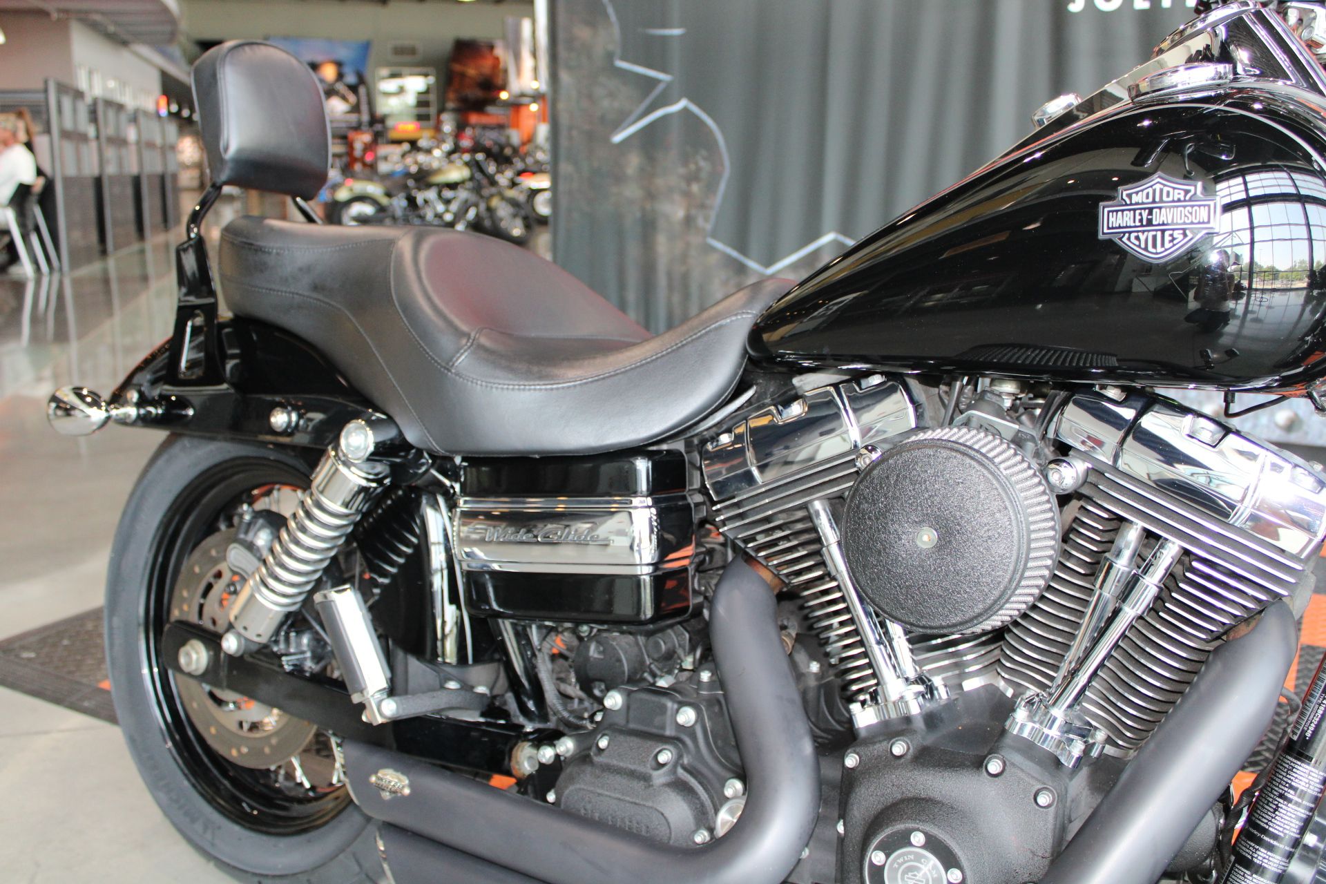 2011 Harley-Davidson Dyna® Wide Glide® in Shorewood, Illinois - Photo 6