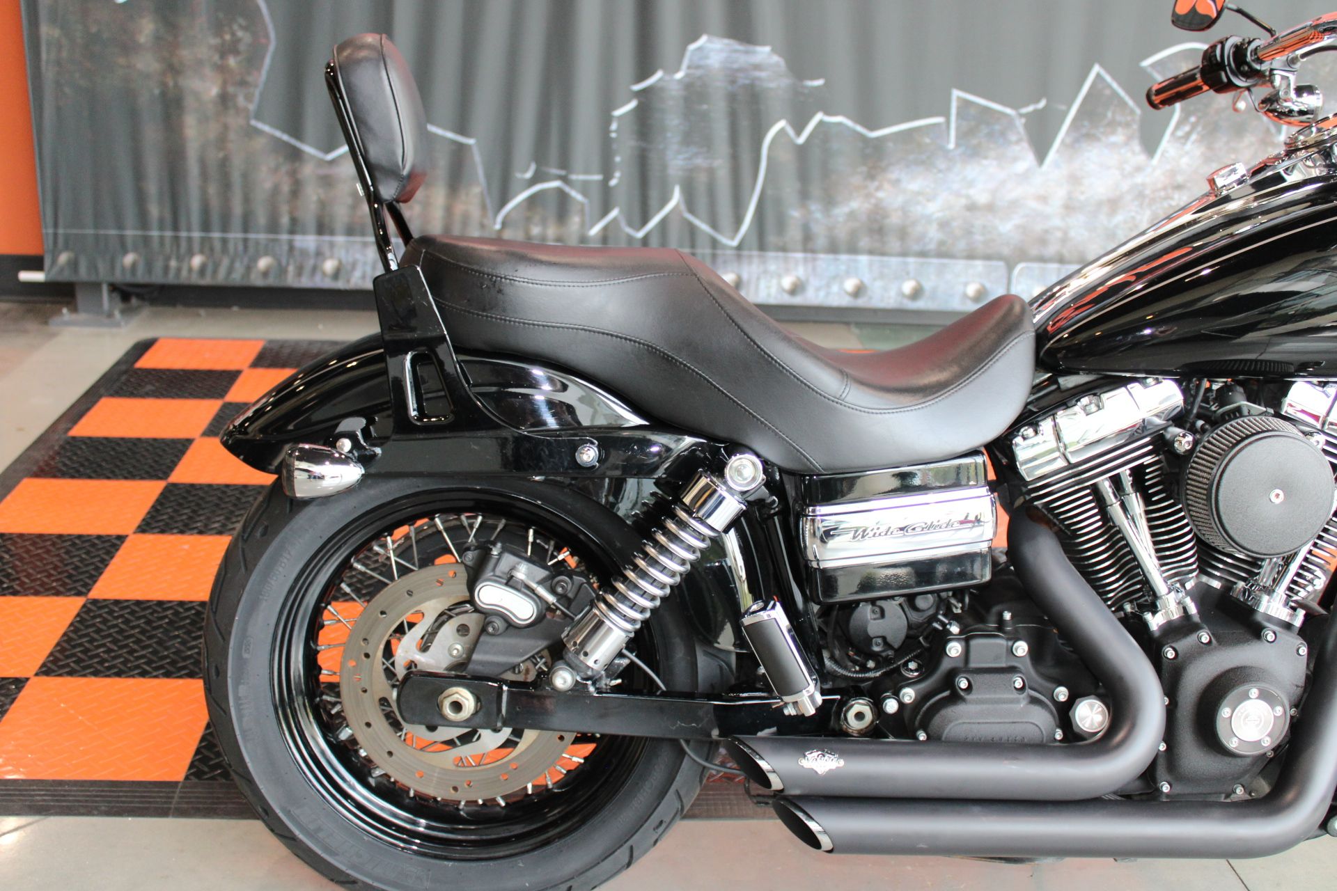 2011 Harley-Davidson Dyna® Wide Glide® in Shorewood, Illinois - Photo 12