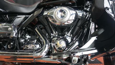 2010 Harley-Davidson Ultra Classic® Electra Glide® in Shorewood, Illinois - Photo 6
