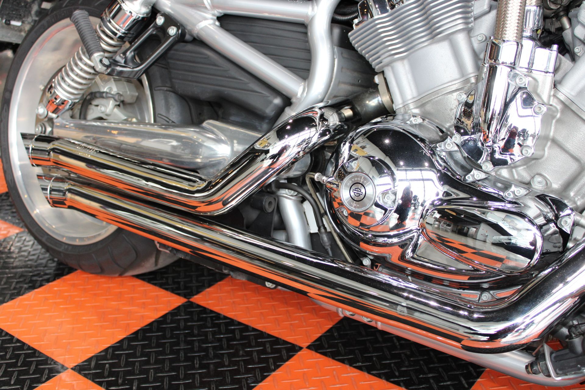 2007 Harley-Davidson VRSCAW V-Rod® Patriot Special Edition in Shorewood, Illinois - Photo 8