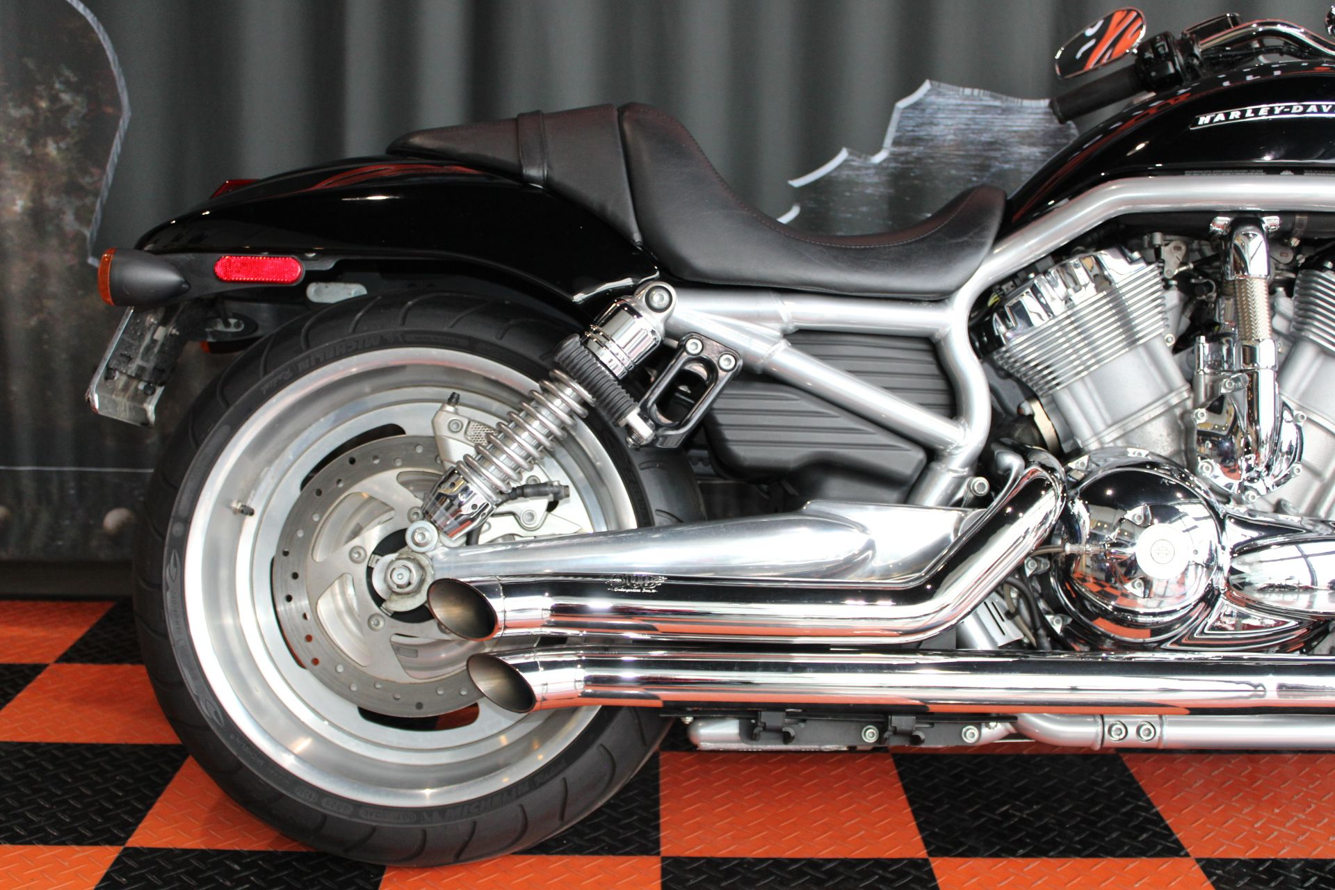 2007 Harley-Davidson VRSCAW V-Rod® Patriot Special Edition in Shorewood, Illinois - Photo 14