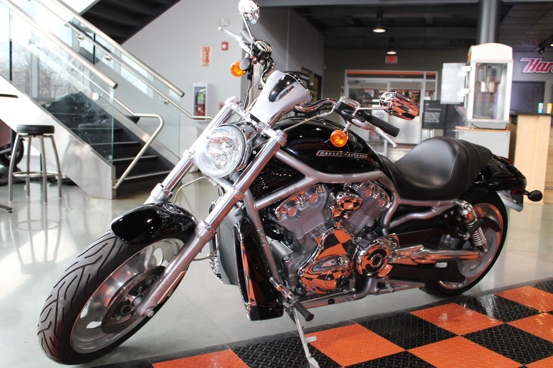 2007 Harley-Davidson VRSCAW V-Rod® Patriot Special Edition in Shorewood, Illinois - Photo 18