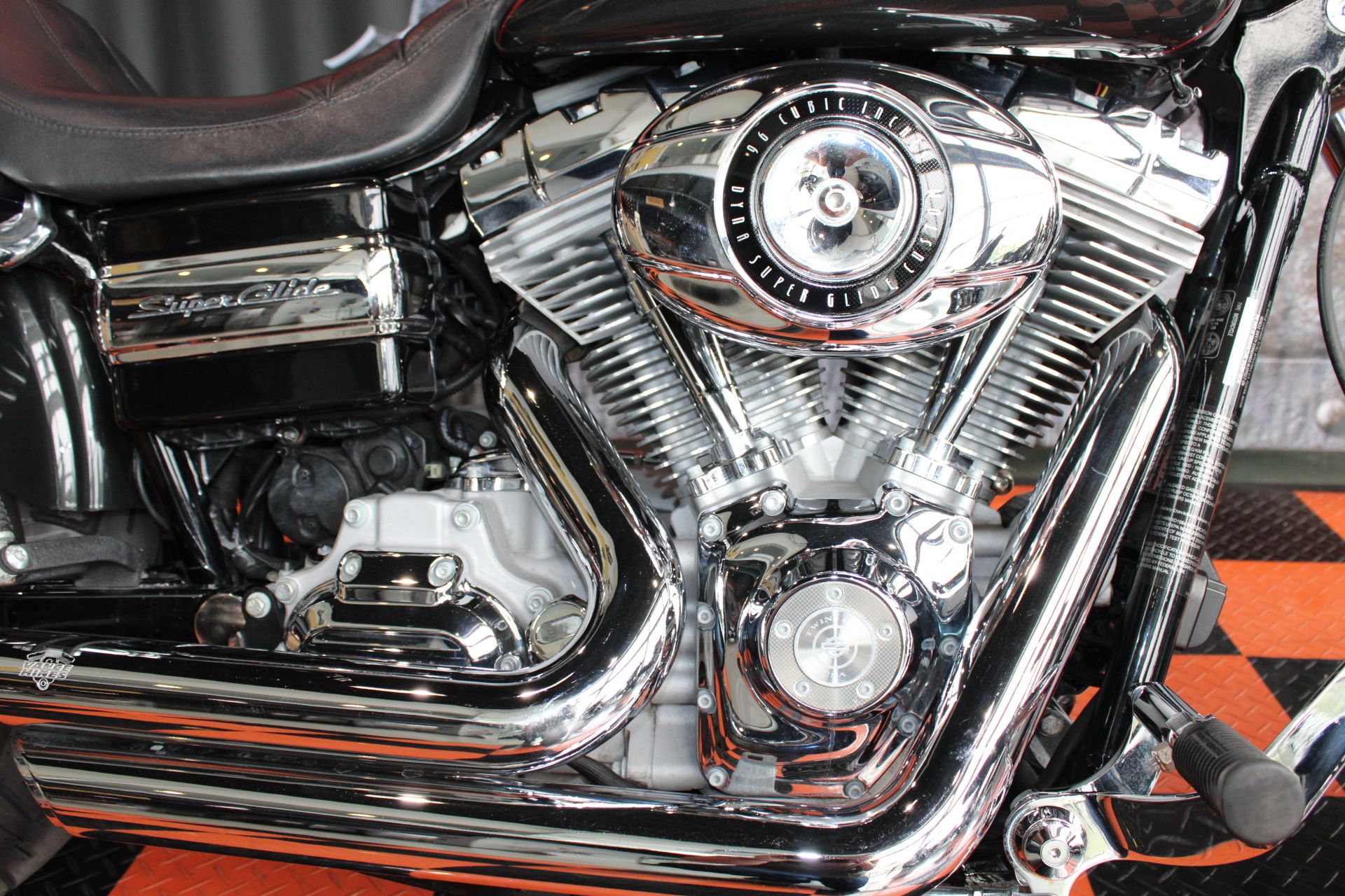 2007 Harley-Davidson Dyna® Super Glide® Custom in Shorewood, Illinois - Photo 7