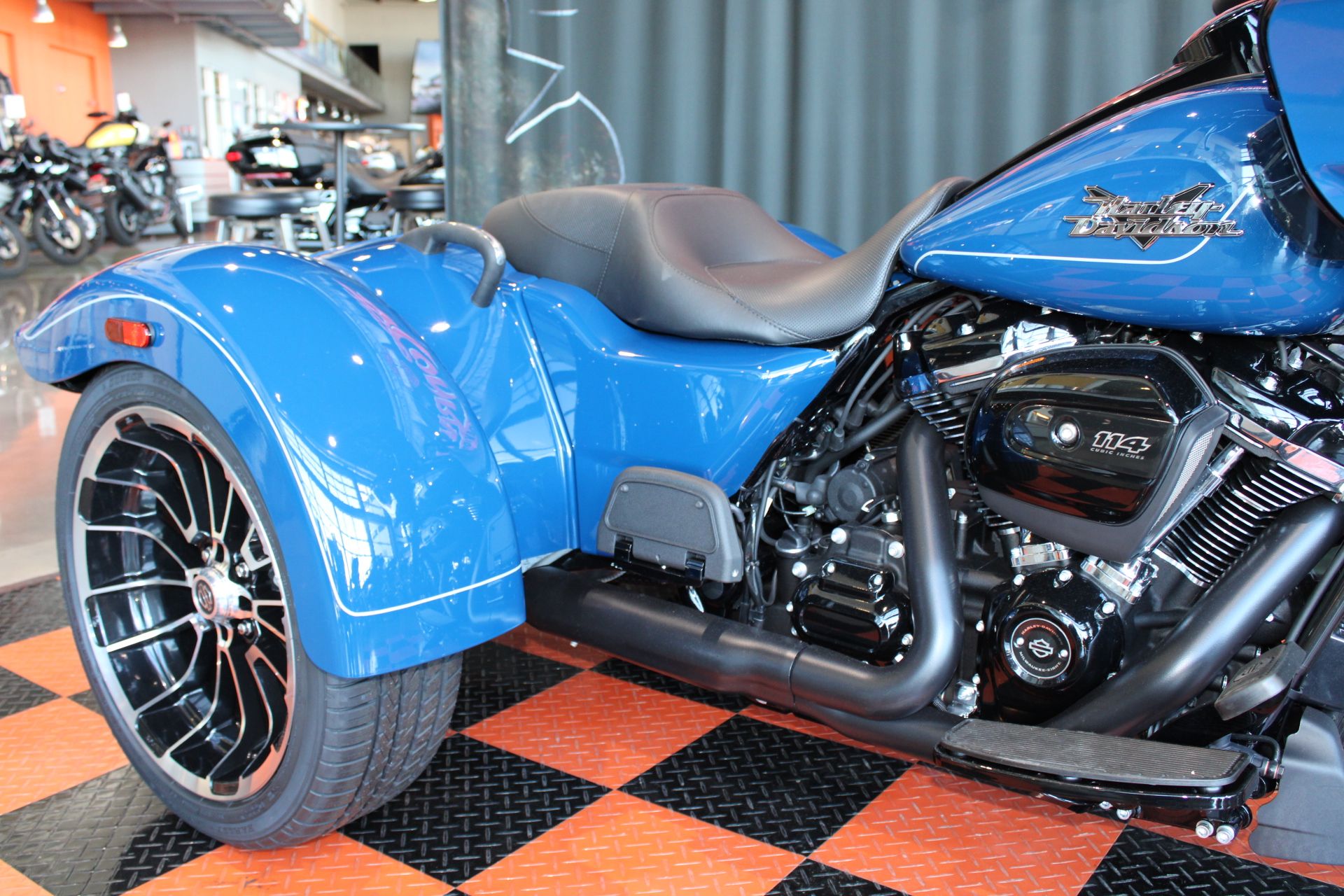2023 Harley-Davidson Road Glide® 3 in Shorewood, Illinois - Photo 8