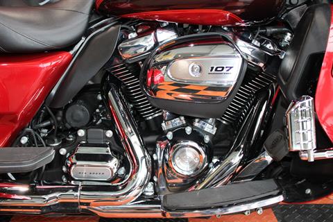 2018 Harley-Davidson Tri Glide® Ultra in Shorewood, Illinois - Photo 6