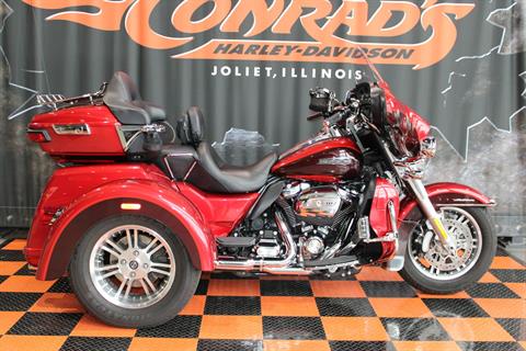 2018 Harley-Davidson Tri Glide® Ultra in Shorewood, Illinois - Photo 2