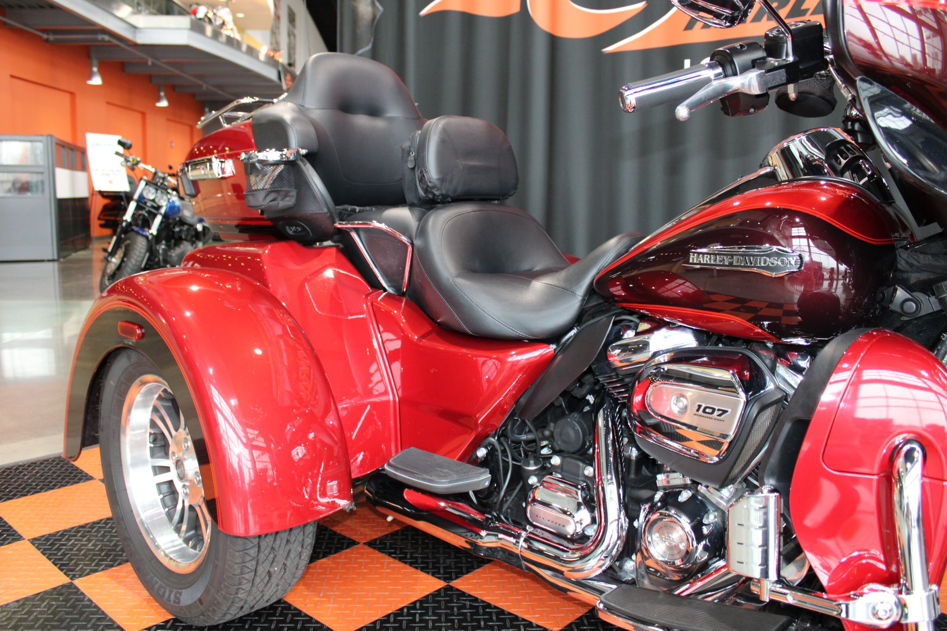 2018 Harley-Davidson Tri Glide® Ultra in Shorewood, Illinois - Photo 7