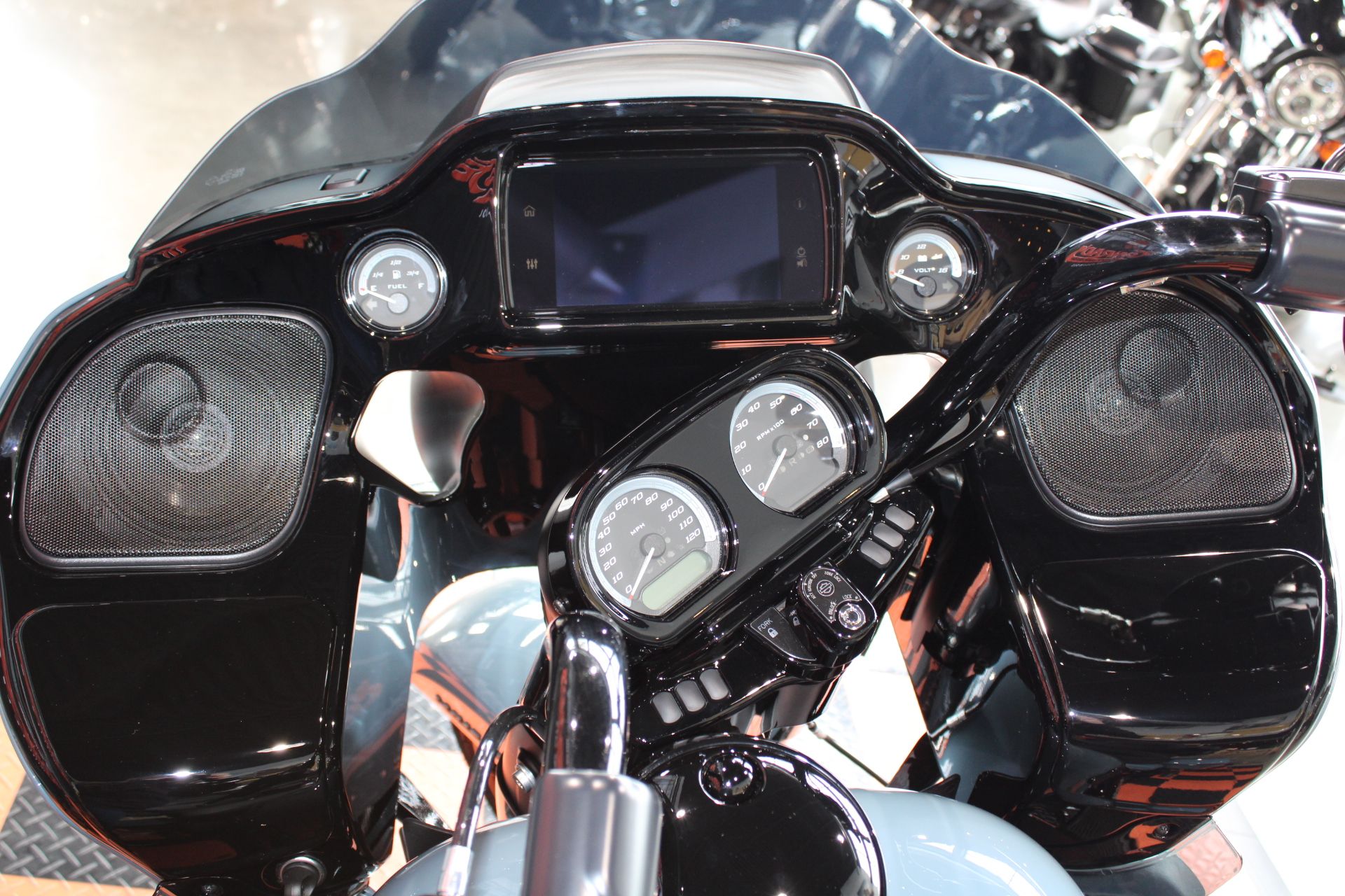 2024 Harley-Davidson Road Glide® Limited in Shorewood, Illinois - Photo 13